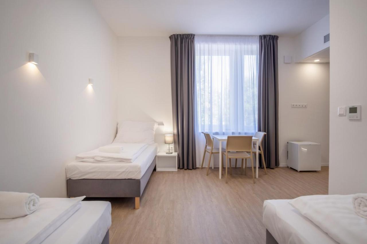 Bed and Breakfast Ciszterci Rendezvenykoezpont Balatonalmádi Esterno foto