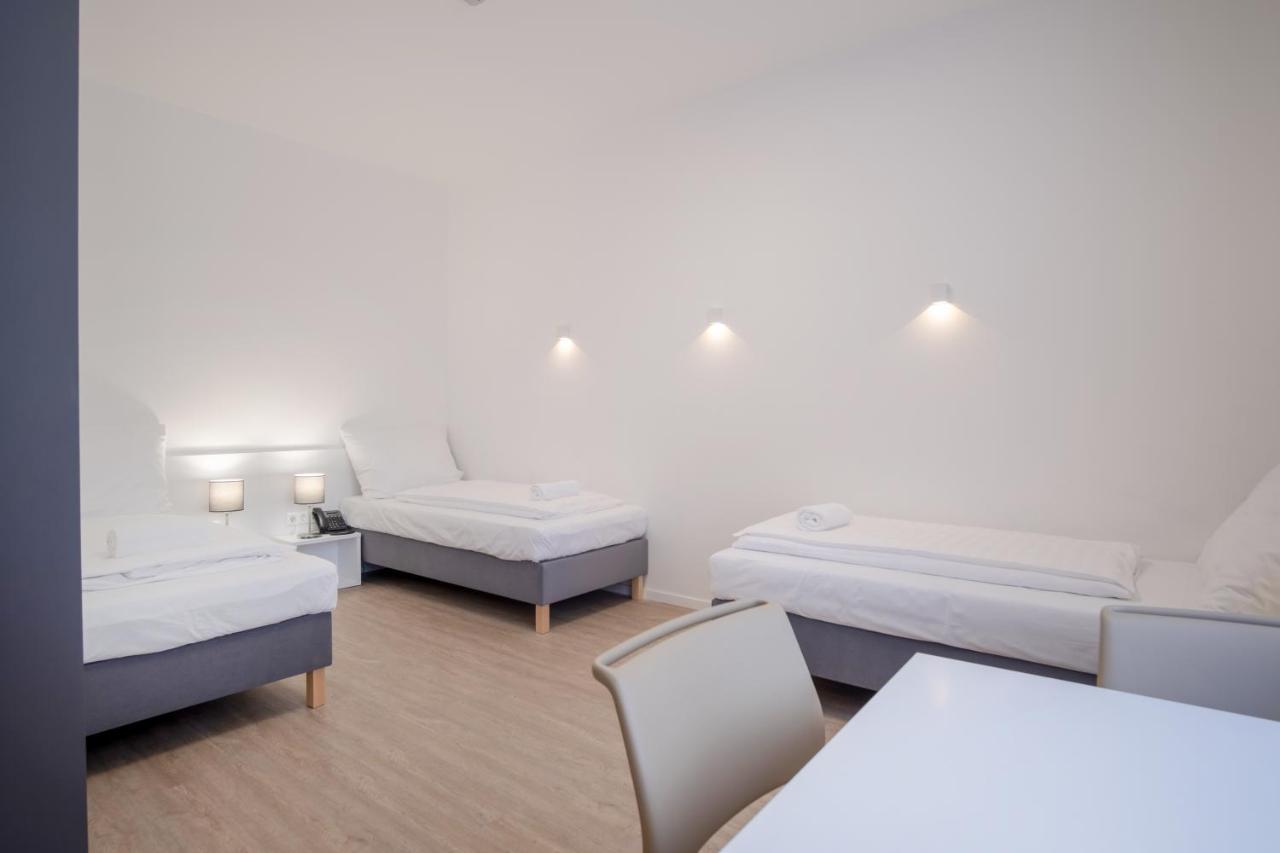 Bed and Breakfast Ciszterci Rendezvenykoezpont Balatonalmádi Esterno foto